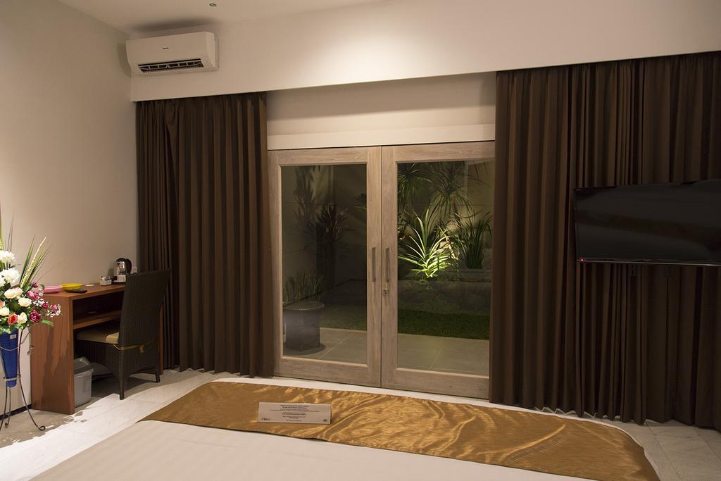 Gm253 Hotel Jember Phòng bức ảnh