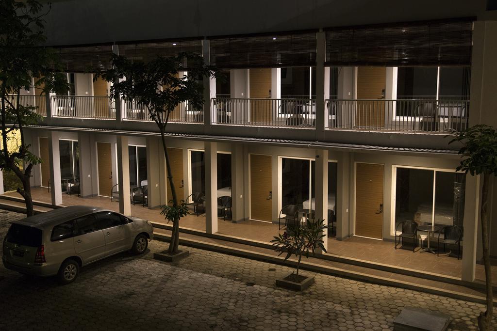 Gm253 Hotel Jember Ngoại thất bức ảnh