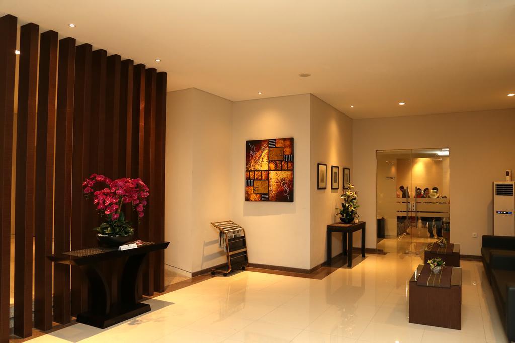 Gm253 Hotel Jember Ngoại thất bức ảnh