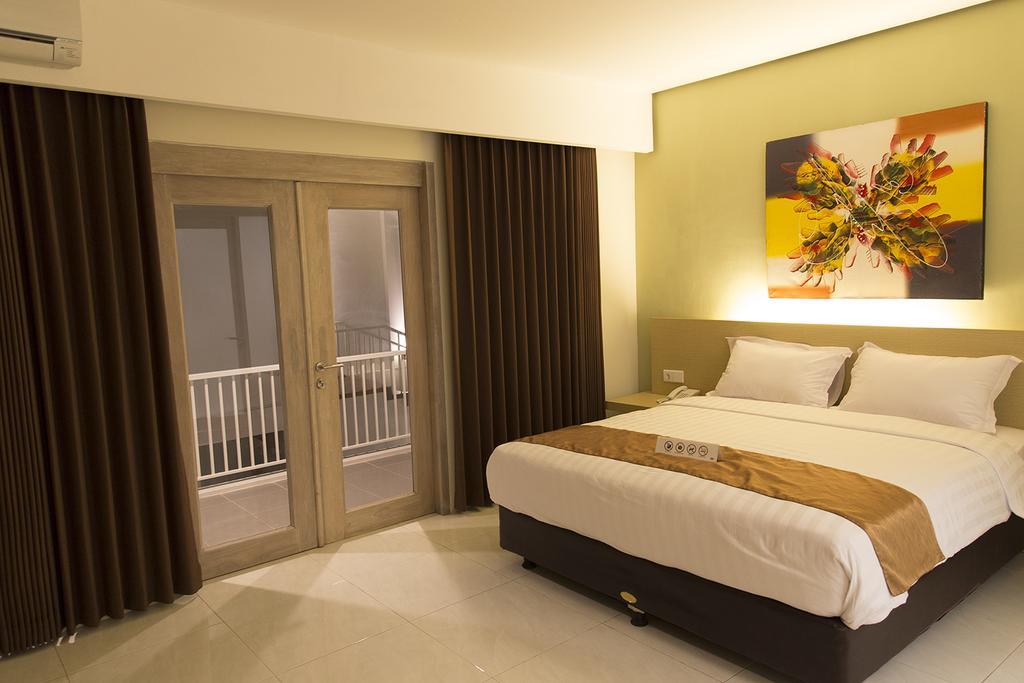 Gm253 Hotel Jember Phòng bức ảnh