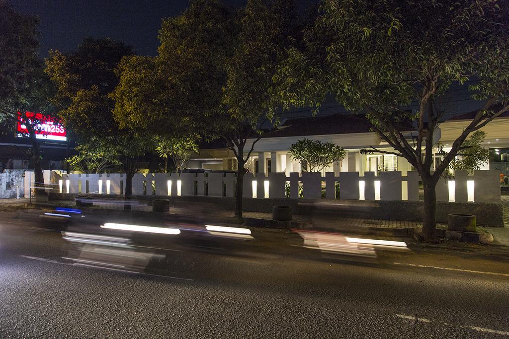 Gm253 Hotel Jember Ngoại thất bức ảnh