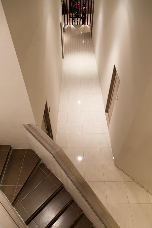 Gm253 Hotel Jember Ngoại thất bức ảnh