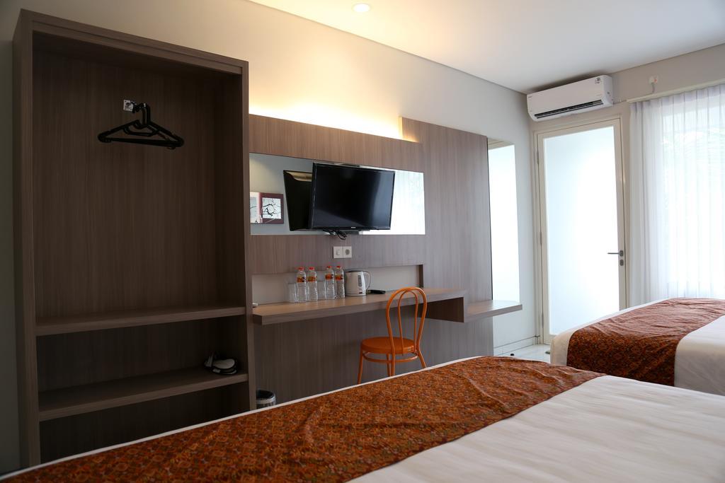 Gm253 Hotel Jember Ngoại thất bức ảnh