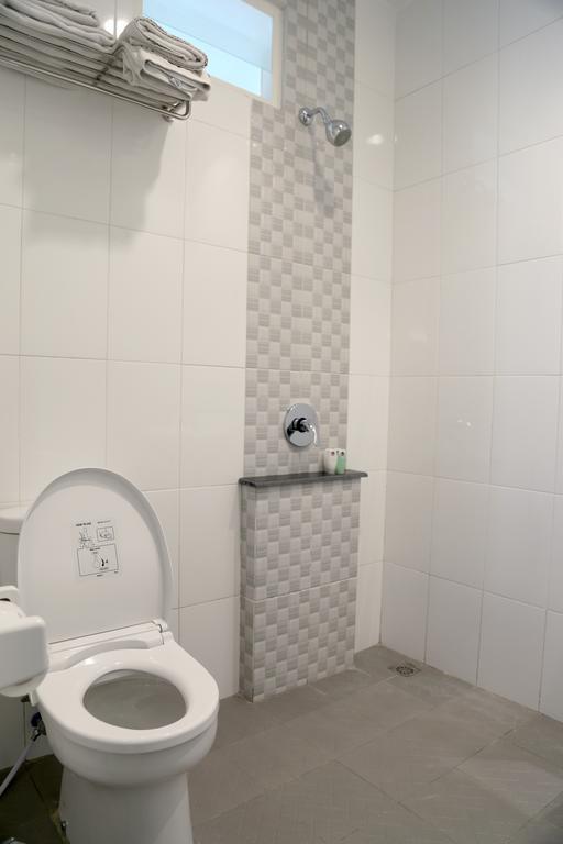 Gm253 Hotel Jember Ngoại thất bức ảnh