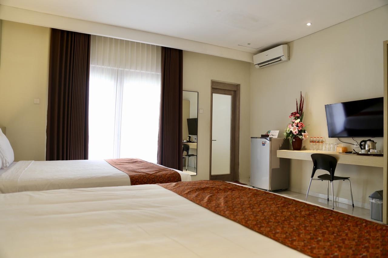 Gm253 Hotel Jember Ngoại thất bức ảnh